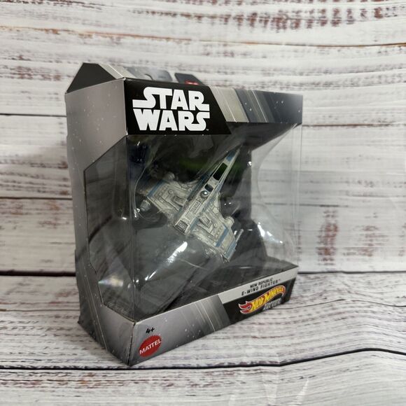 Hot Wheels Star Wars Starships Select New Republic E-Wing Fighter By Mattel New - Picture 2 of 8
